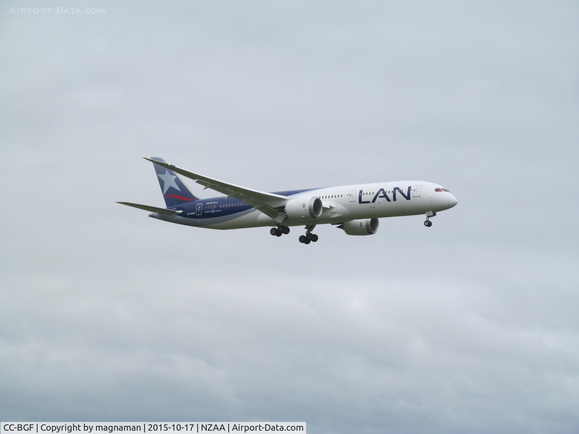 CC-BGF, 2015 Boeing 787-9 Dreamliner Dreamliner C/N 38479, on final approach
