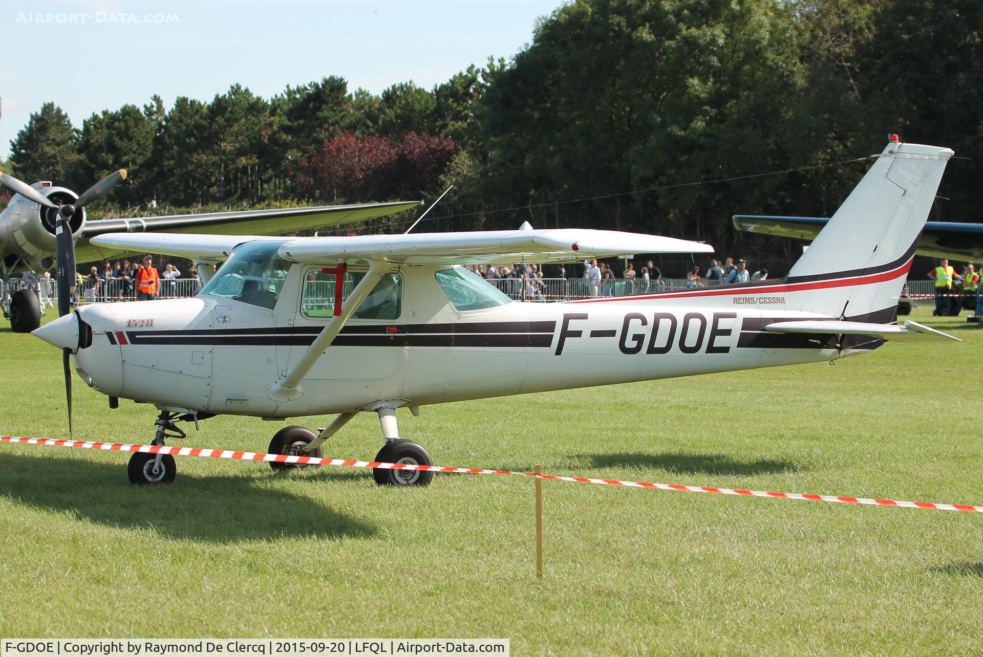 F-GDOE, Reims F152 C/N 1931, Airshow Lens.