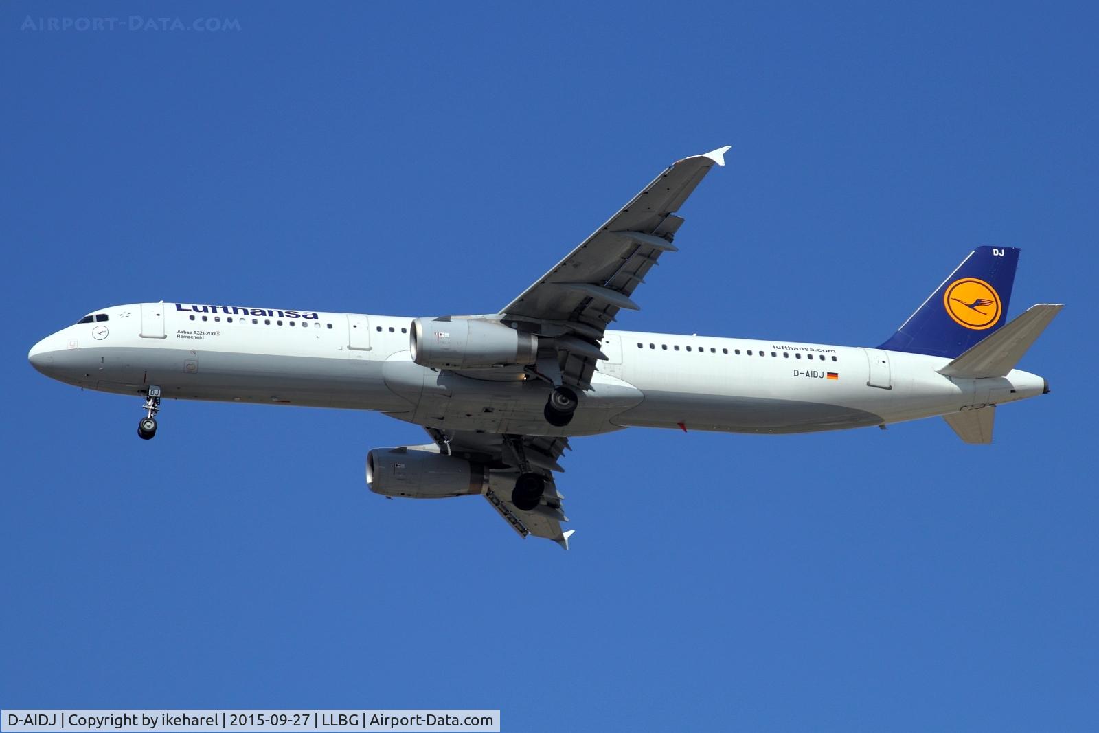 D-AIDJ, 2011 Airbus A321-231 C/N 4792, Landing on runway 30.