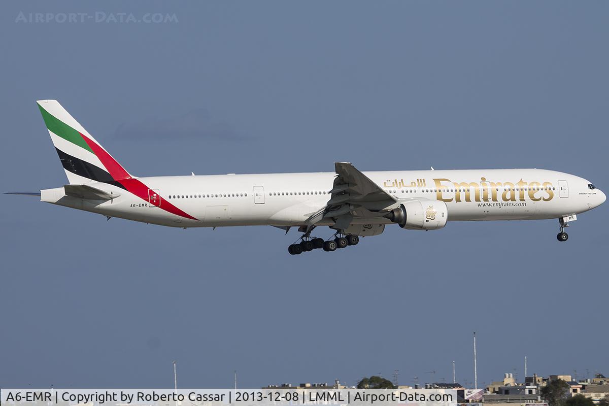 A6-EMR, 2002 Boeing 777-31H C/N 29396, Runway 13