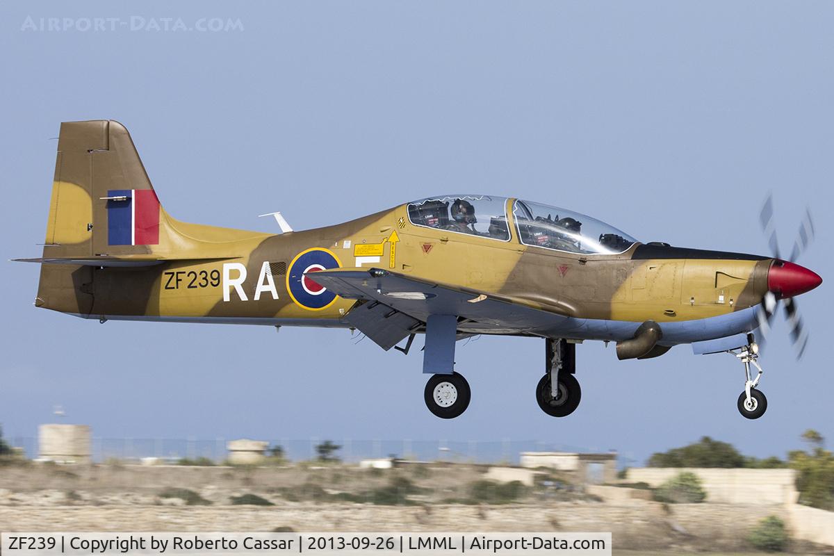 ZF239, 1990 Short S-312 Tucano T1 C/N S041/T39, Runway 13