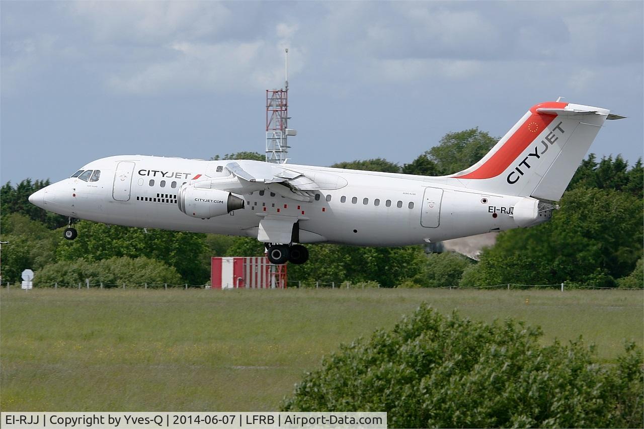 EI-RJJ, 1999 BAE Systems Avro 146-RJ85 C/N E.2347, British Aerospace Avro 146-RJ85, oOn final rwy 25L, Brest-Bretagne airport (LFRB-BES)