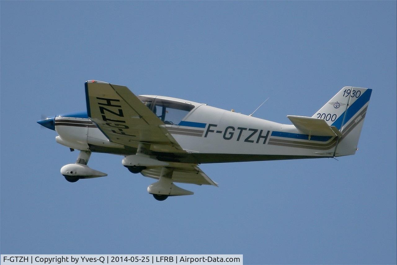 F-GTZH, Robin DR-400-120 Petit Prince C/N 2455, Robin DR-400-120 Petit Prince, Take off Rwy 25L, Brest-Bretagne Airport (LFRB-BES)
