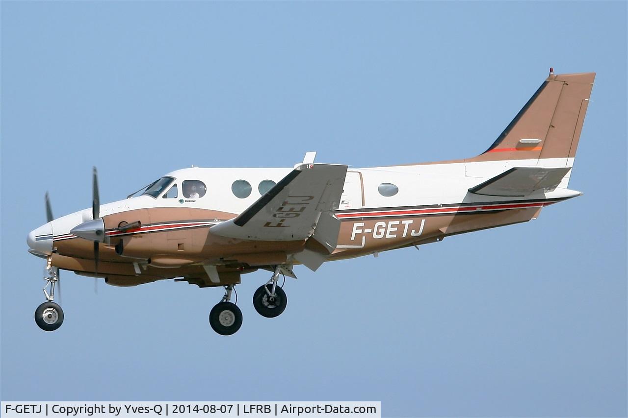 F-GETJ, 1978 Beech E90 King Air C/N LW-296, Beech E90 King Air, On final rwy 25L, Brest-Bretagne Airport (LFRB-BES)