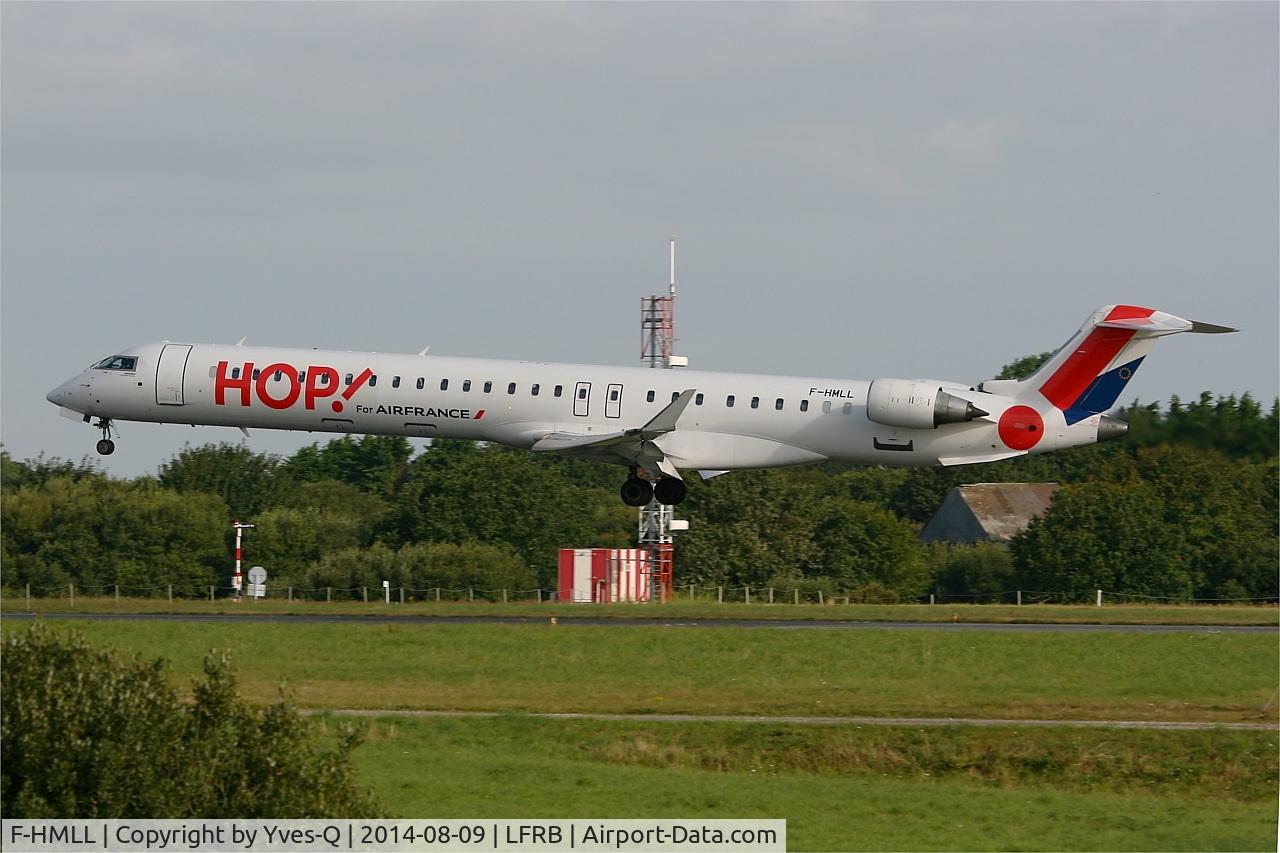 F-HMLL, 2011 Bombardier CRJ-1000EL NG (CL-600-2E25) C/N 19017, Bombardier CRJ-1000, On final rwy 25L, Brest-Bretagne airport (LFRB-BES)