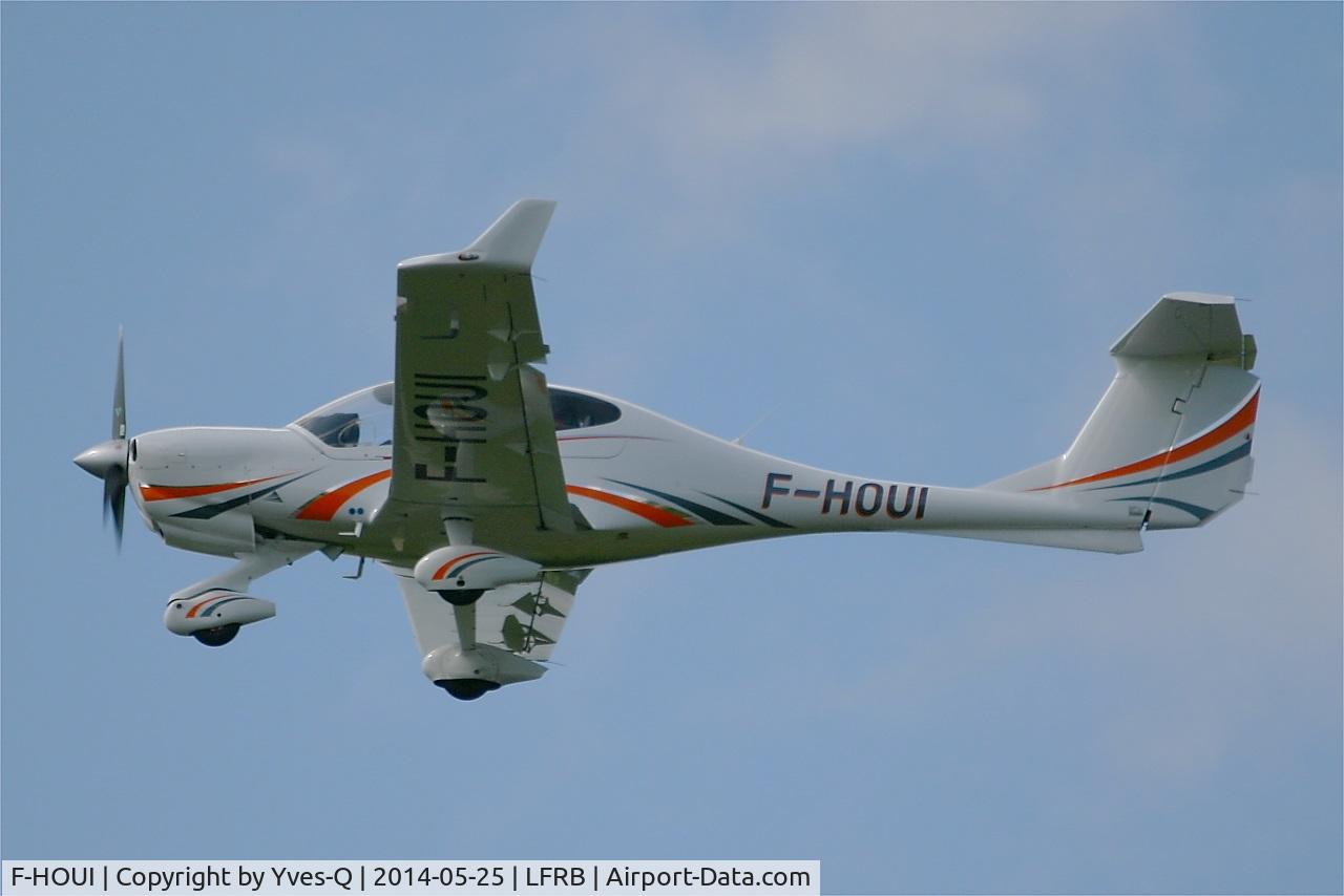 F-HOUI, 2014 Diamond DA-40 NG Diamond Star C/N DA.041, Diamond DA-40 NG, Take off rwy 25L, Brest-Bretagne Airport (LFRB-BES)