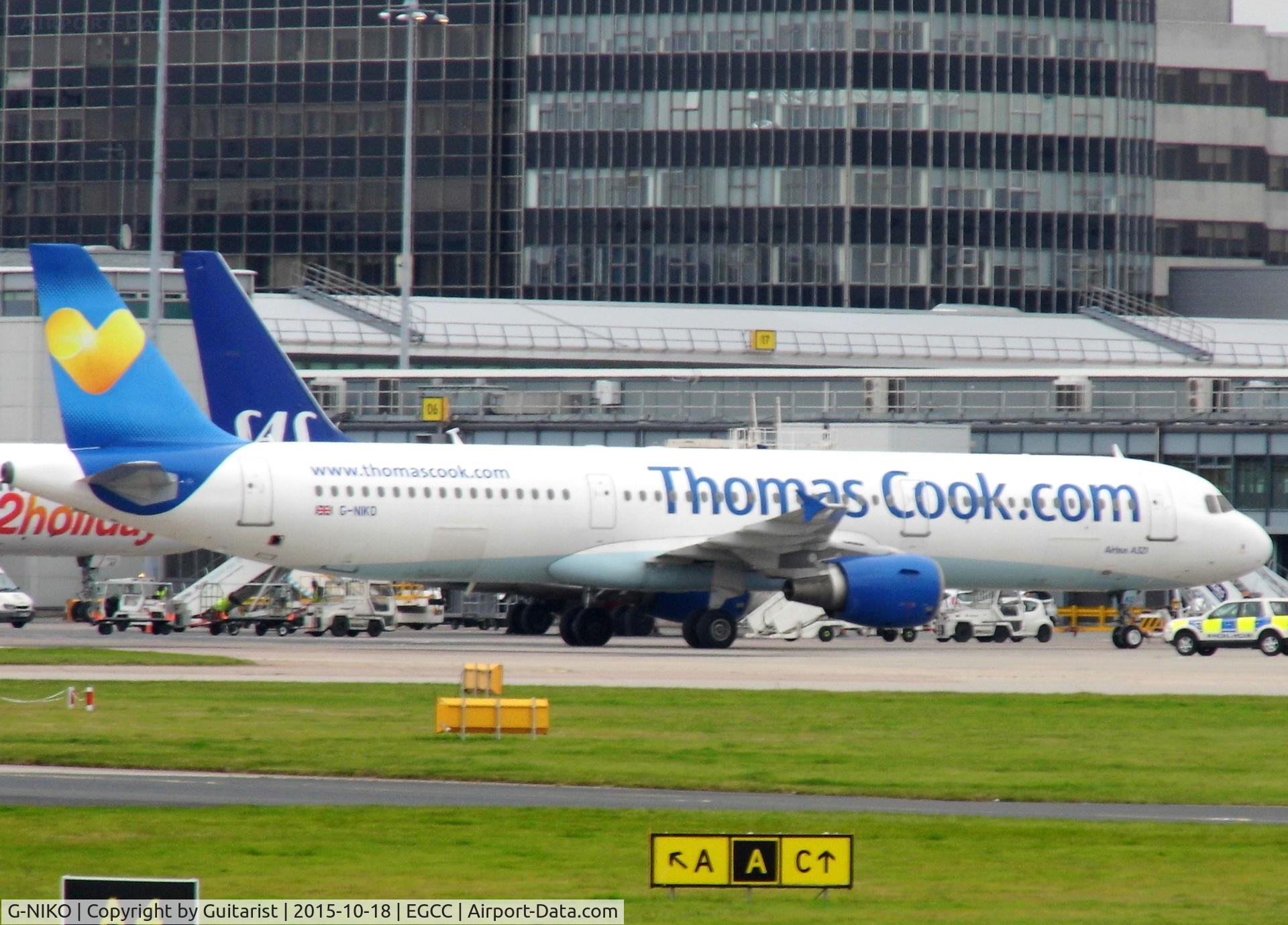 G-NIKO, 2000 Airbus A321-211 C/N 1250, At Manchester