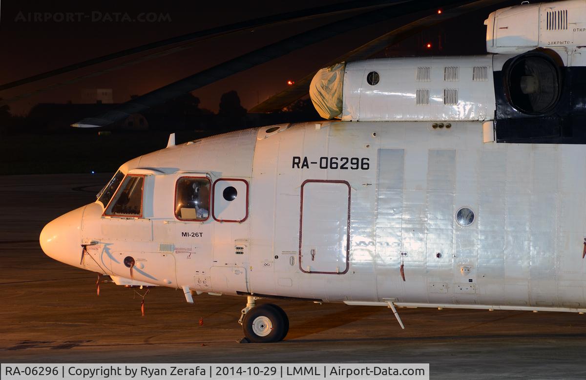 RA-06296, Mil Mi-26 Halo C/N 34001212112, Night spotting at Luqa.
