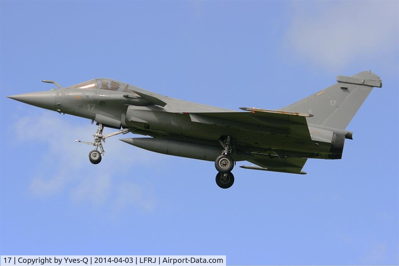 17, Dassault Rafale M C/N 17, Dassault Rafale M, Short approach rwy 08, Landivisiau Naval Air Base (LFRJ)