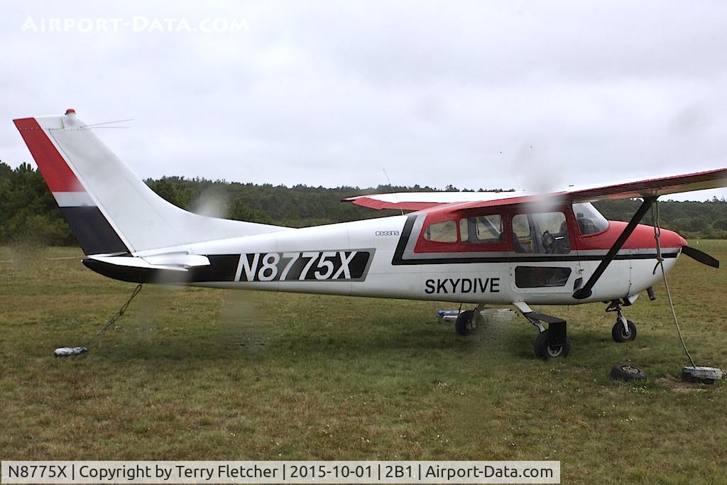 N8775X, 1961 Cessna 182D Skylane C/N 18253175, A wet afternoon at Cape Cod Airport , MA
