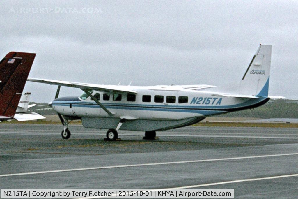 N215TA, 1995 Cessna 208B C/N 208B0447, 1995 Cessna 208B, c/n: 208B0447 at Barnstable - Hyannis