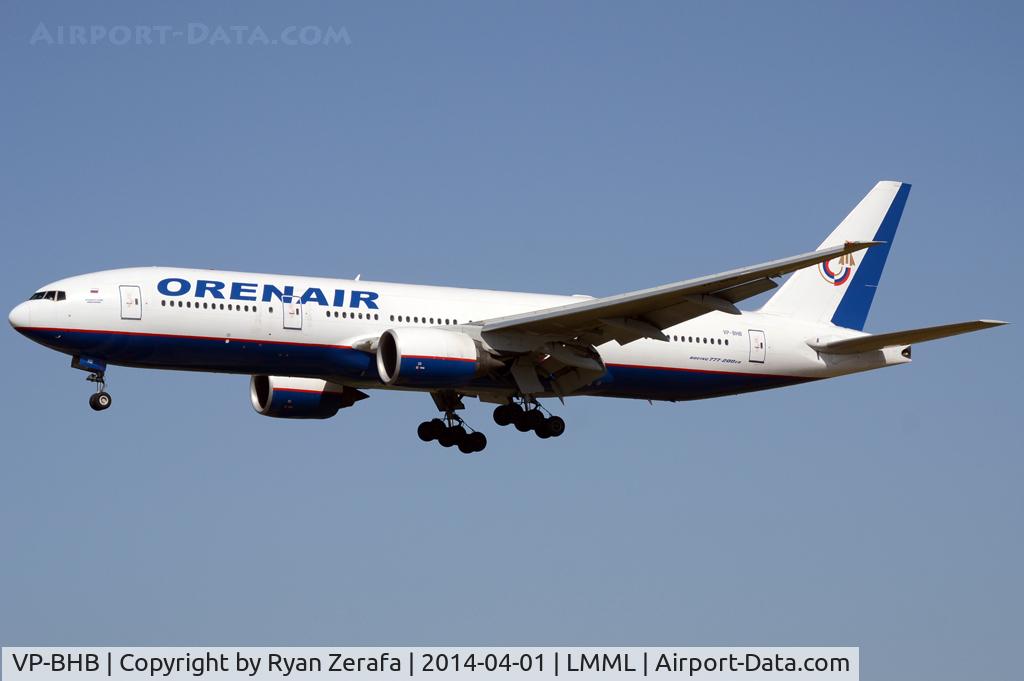 VP-BHB, 2005 Boeing 777-2Q8/ER C/N 29402, Approaching runway 31.