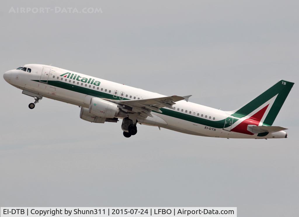 EI-DTB, 2009 Airbus A320-216 C/N 3815, Taking off from rwy 32L