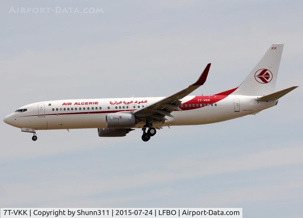 7T-VKK, 2015 Boeing 737-8D6 C/N 60747, Landing rwy 32L