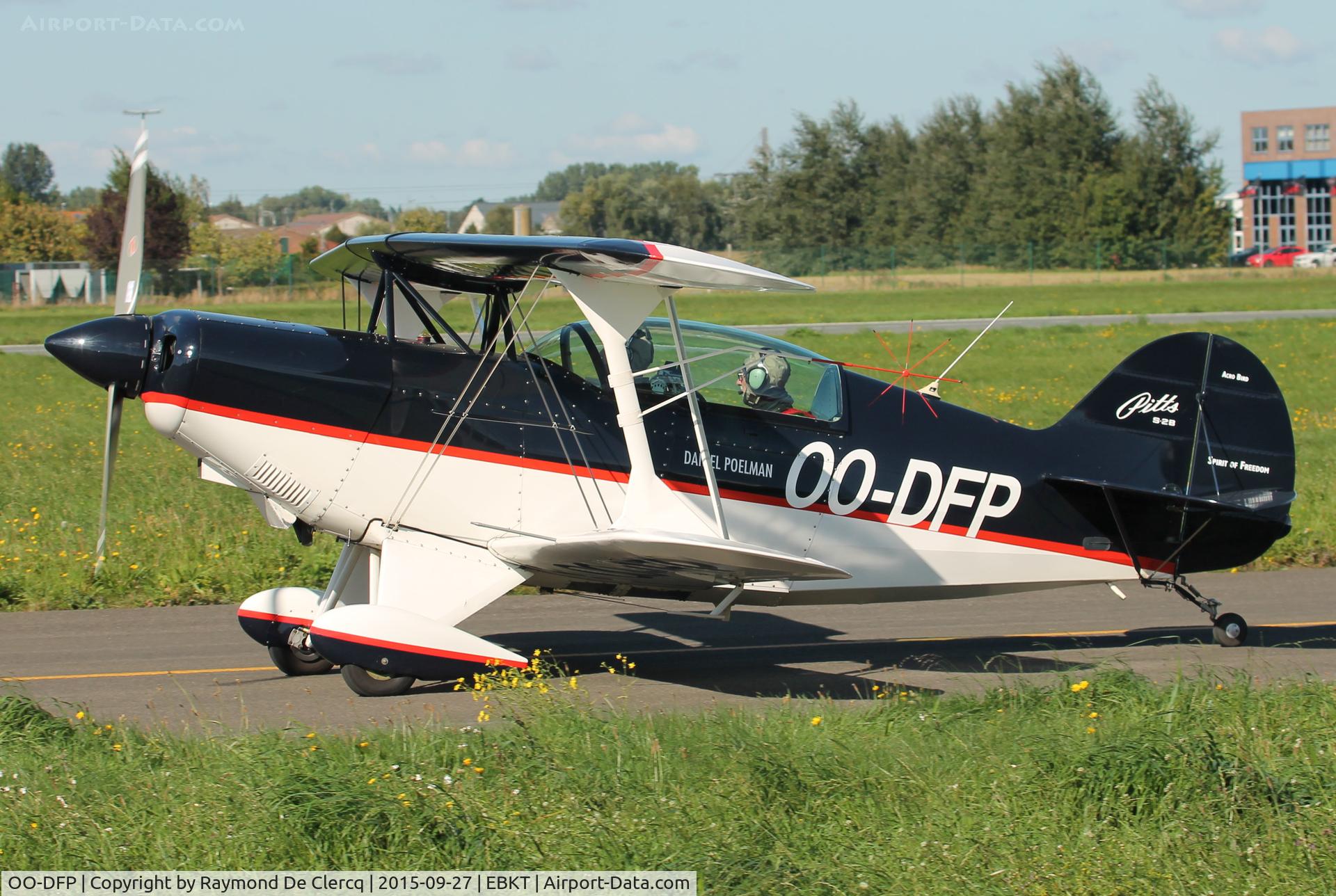 OO-DFP, 1985 Christen Pitts S-2B Special C/N 5070, Taxiing to rwy 06.