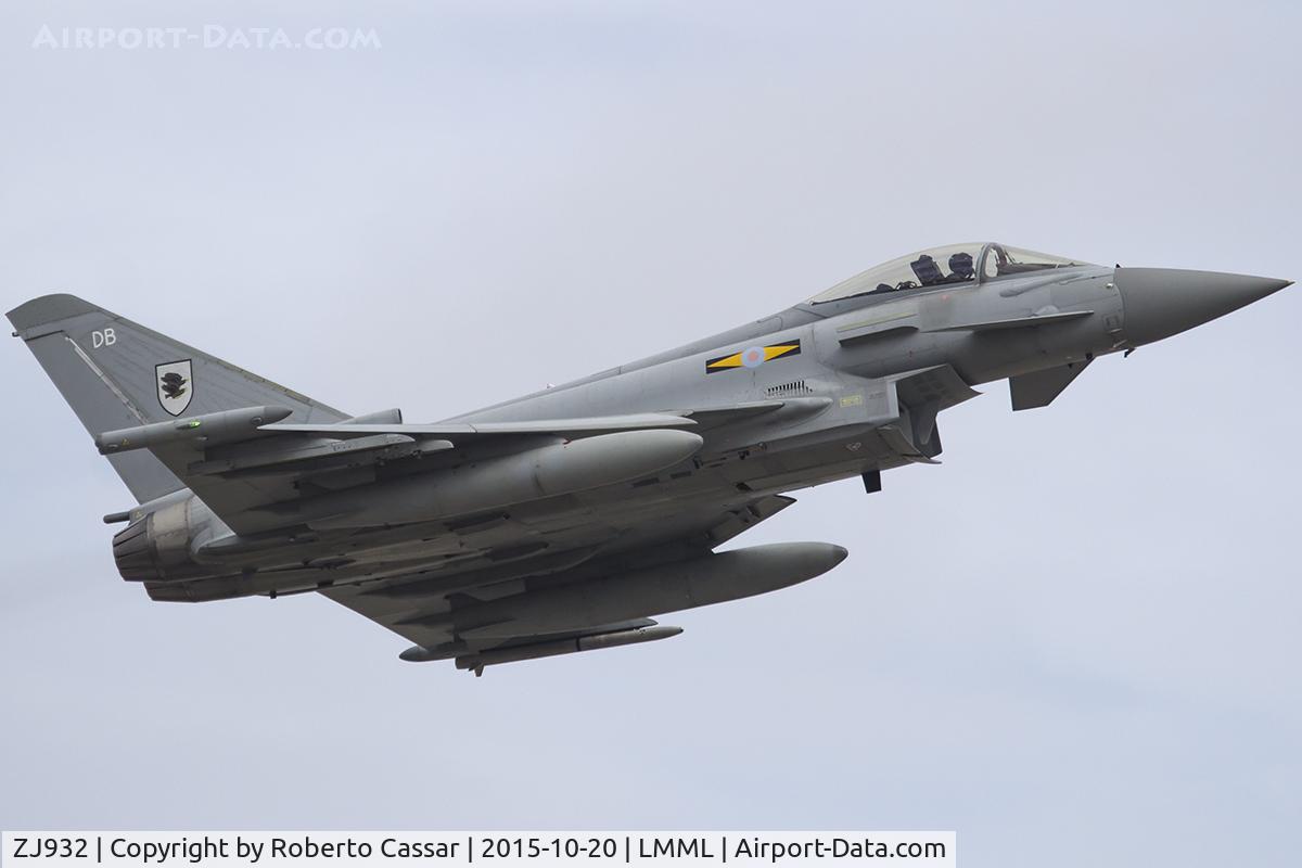 ZJ932, 2006 Eurofighter EF-2000 Typhoon FGR4 C/N 0105/BS023, Runway 13