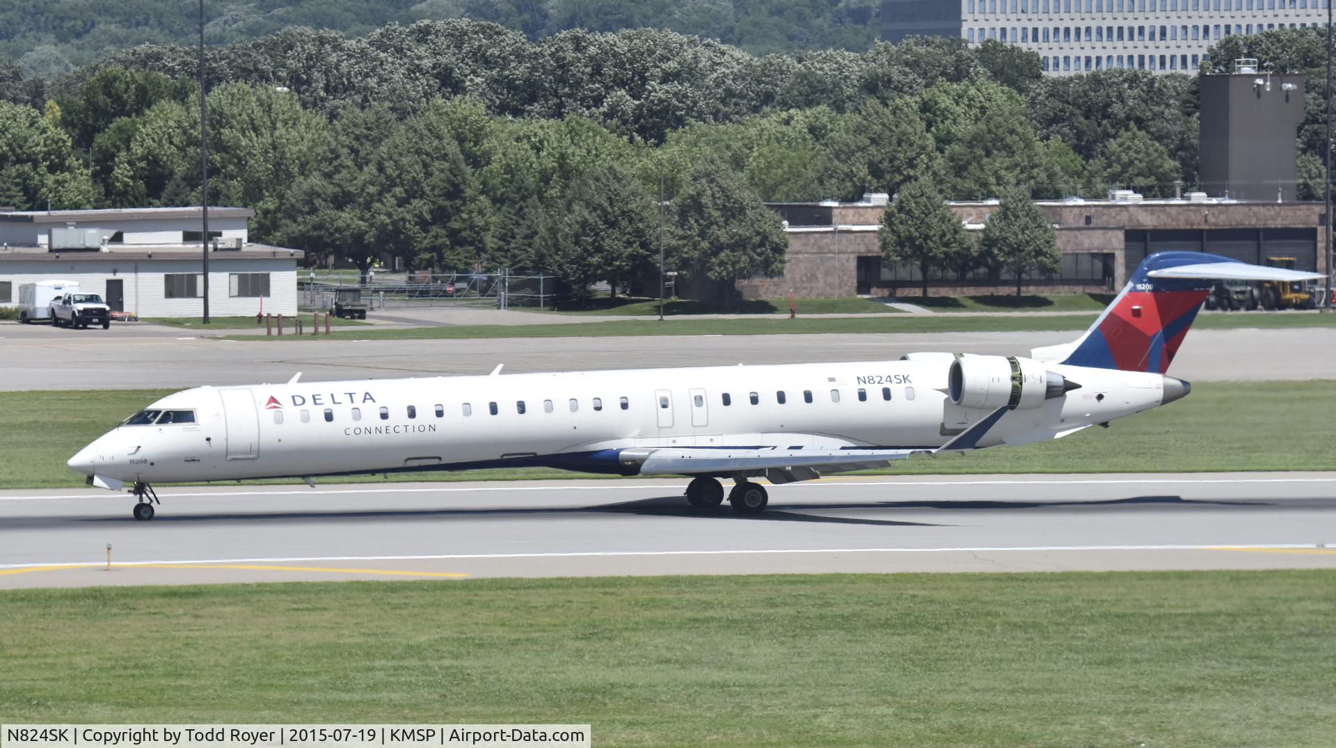 N824SK, 2008 Bombardier CRJ-900ER (CL-600-2D24) C/N 15208, Arriving at MSP