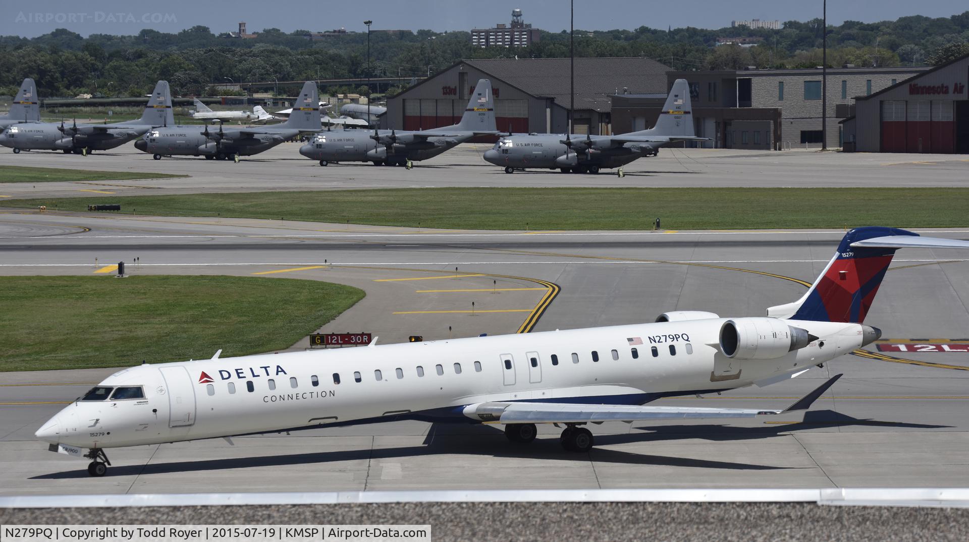 N279PQ, 2013 Bombardier CRJ-900LR (CL-600-2D24) C/N 15279, Taxiing at MSP