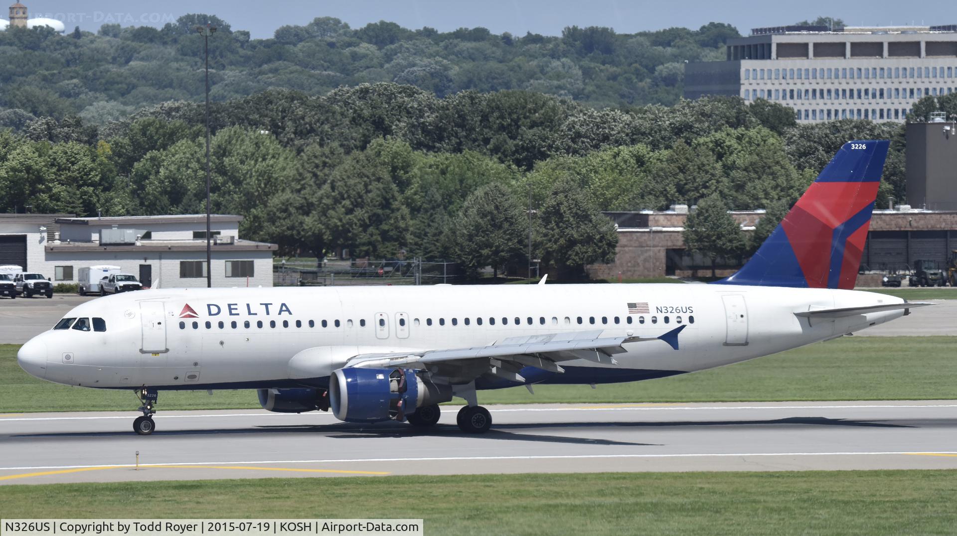 N326US, 1992 Airbus A320-211 C/N 282, Arriving at MSP