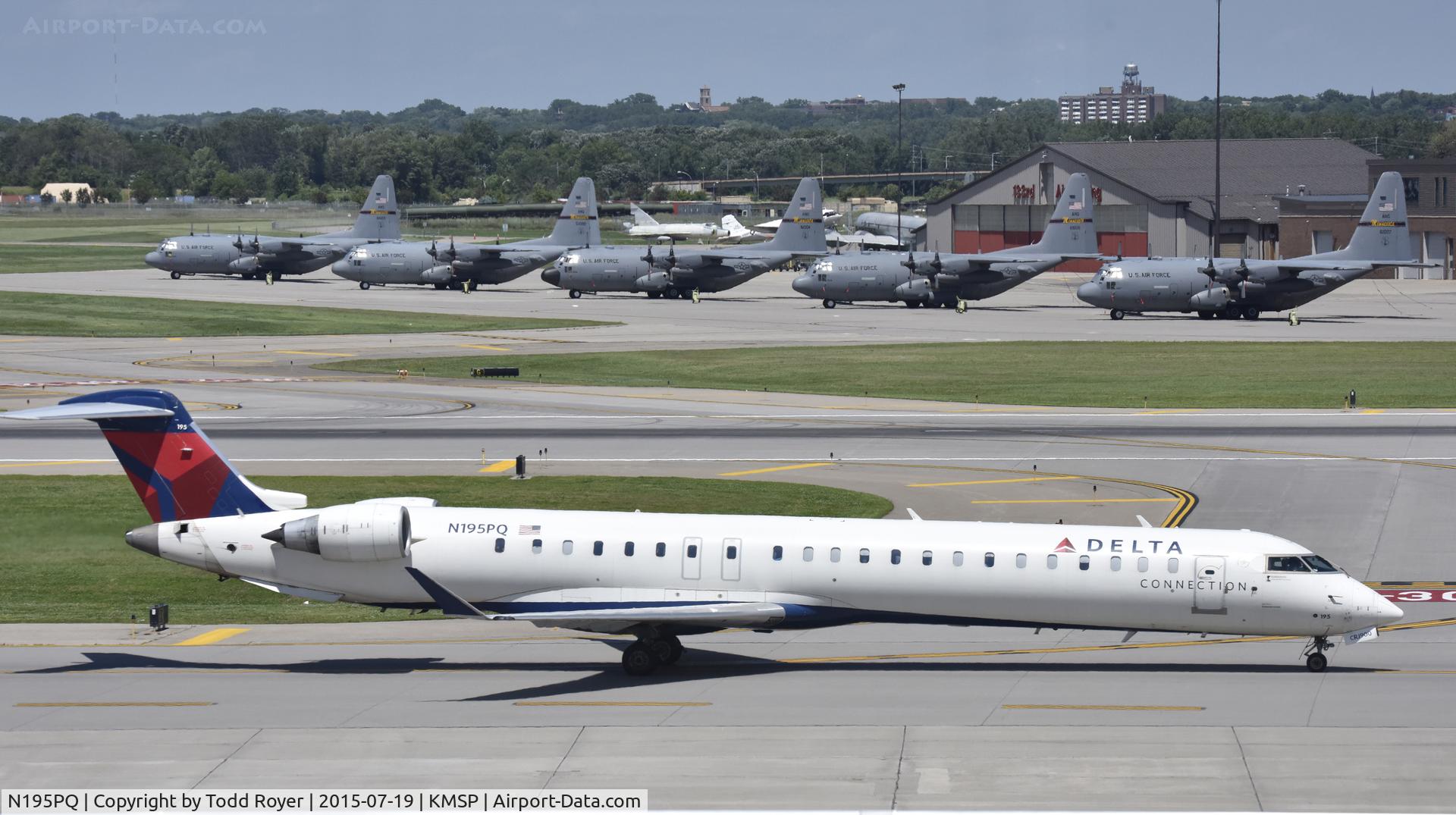 N195PQ, 2008 Bombardier CRJ-900ER (CL-600-2D24) C/N 15195, Taxiing at MSP