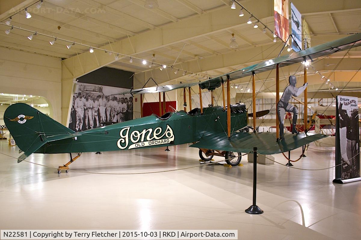 N22581, 1918 Standard J-1 C/N 581, At Owls Head Transportation Museum