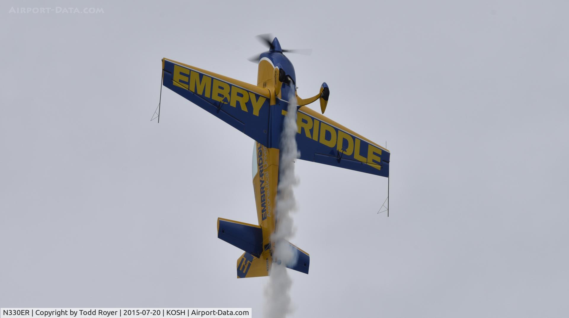 N330ER, 2015 Extra EA-300LC C/N LC044, Airventure 2015