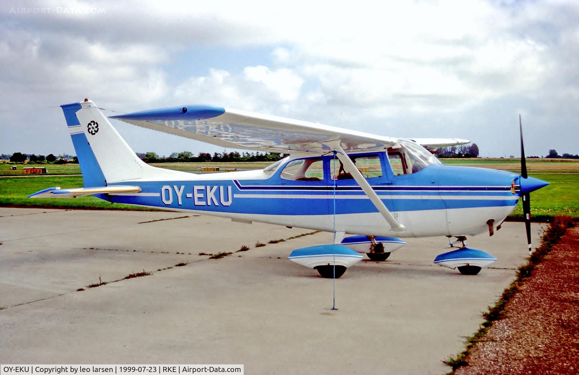 OY-EKU, 1970 Reims F172H Skyhawk C/N 691, Roskilde Denmark 23.7.99