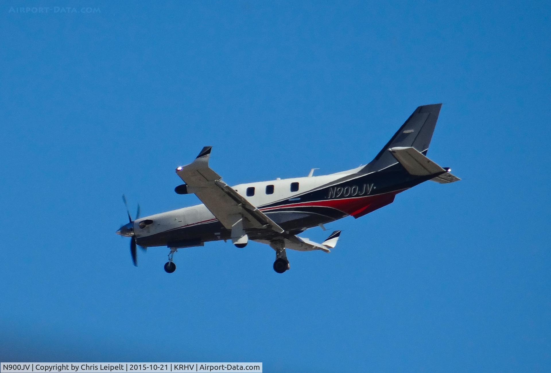 N900JV, 2014 Socata TBM-900 C/N 1026, Jazen Leasing LLC (Greenwood Village, CO) 2014 Socata TBM-900 landing runway 31R at Reid Hillview Airport, San Jose, CA.
