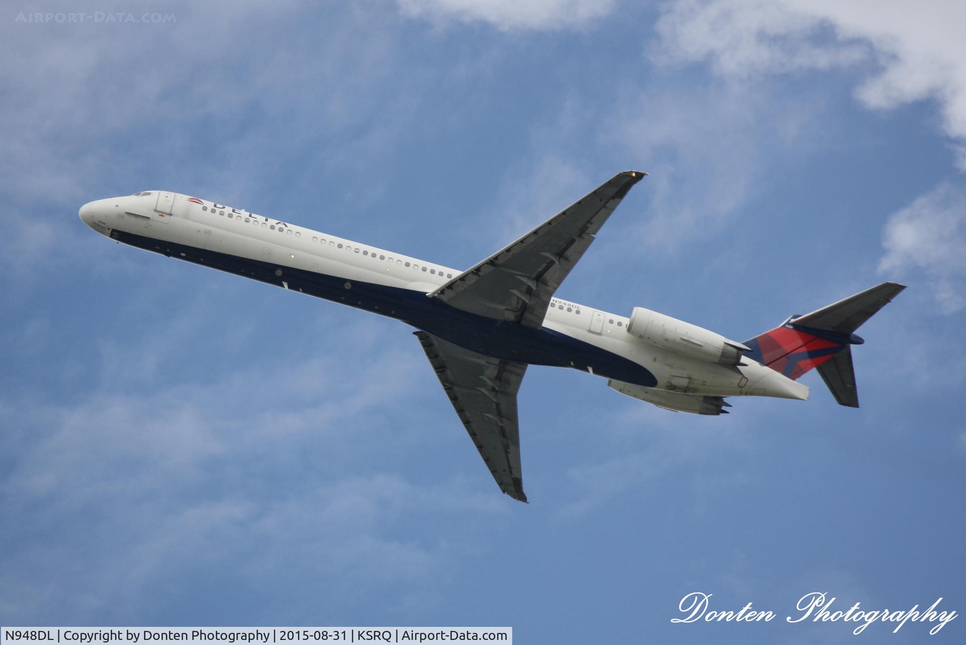 N948DL, 1989 McDonnell Douglas MD-88 C/N 49879, Delta Flight 2298 (N948DL) departs Sarasota-Bradenton International Airport enroute to Hartsfield-Jackson Atlanta International Airport