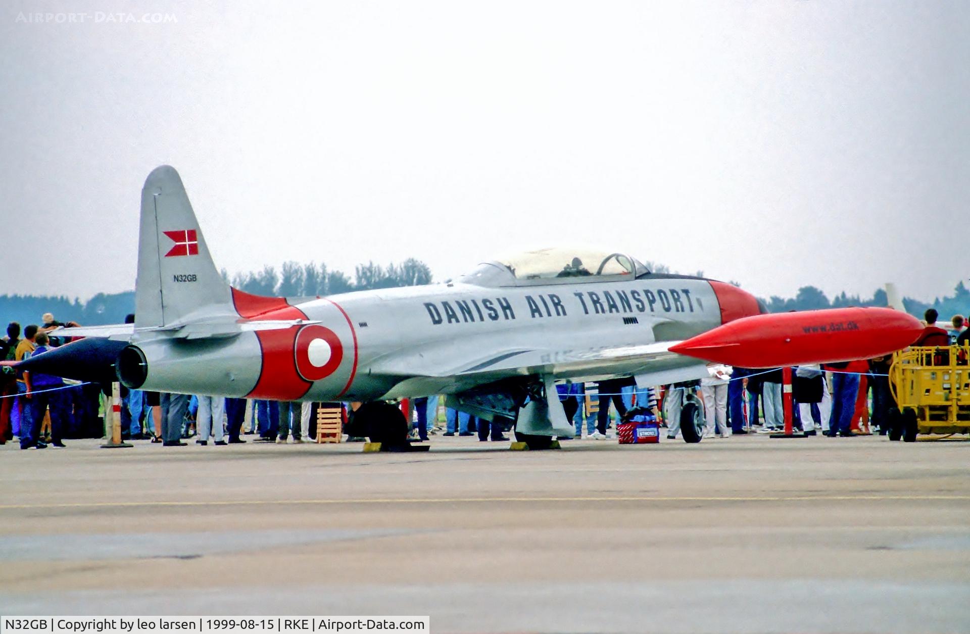 N32GB, 1953 Lockheed T-33A Shooting Star C/N 580-9712, Roskilde Air Show 15.8.99