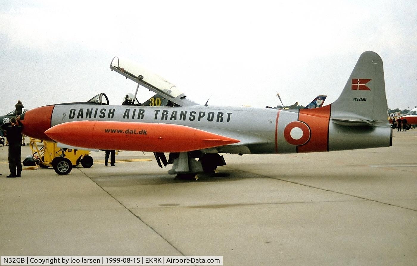 N32GB, 1953 Lockheed T-33A Shooting Star C/N 580-9712, Roskilde Air Show 15.8.99