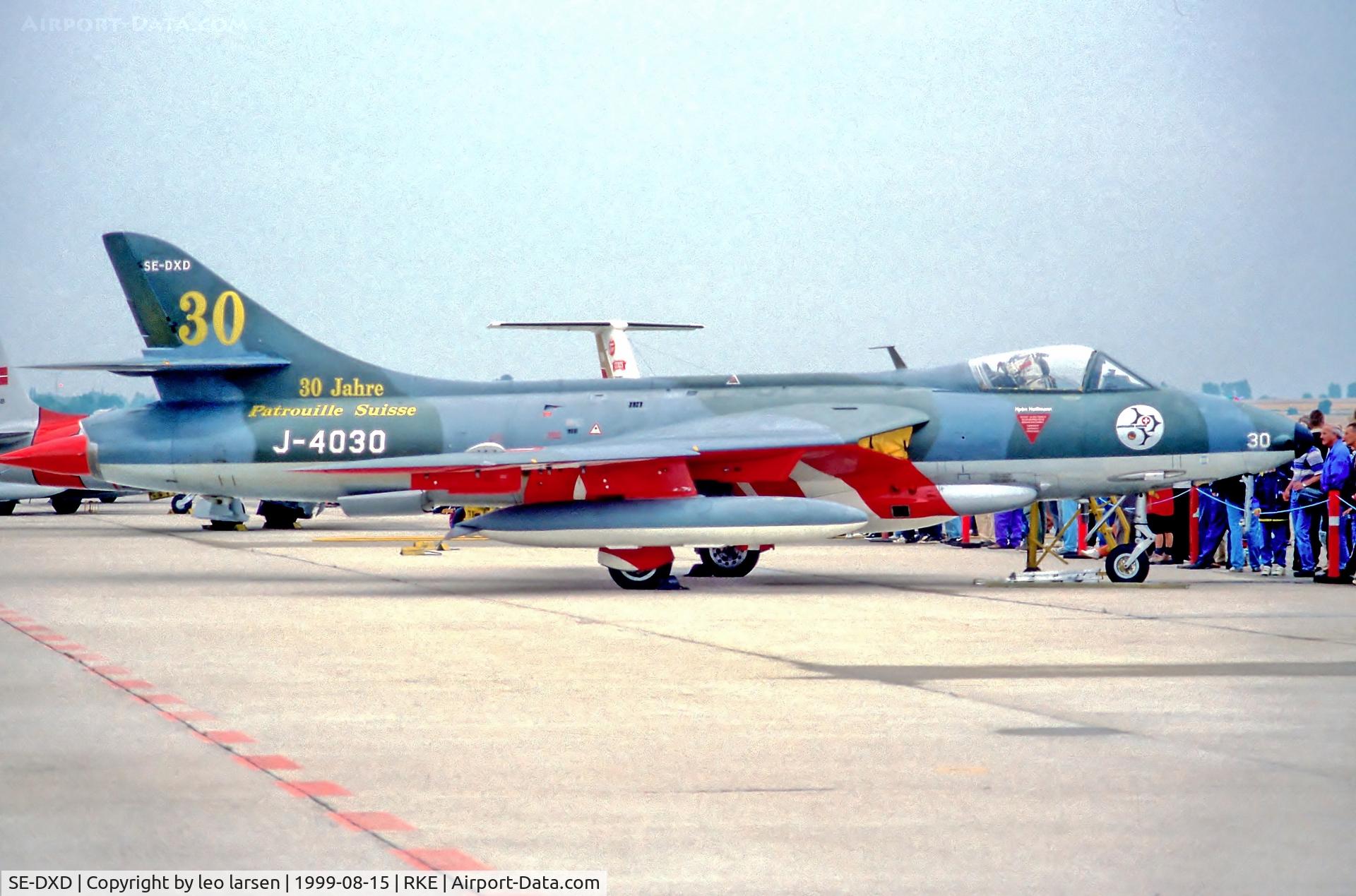 SE-DXD, 1958 Hawker Hunter F.58 C/N 41H-697390, Roskilde Air Show 15.8.99