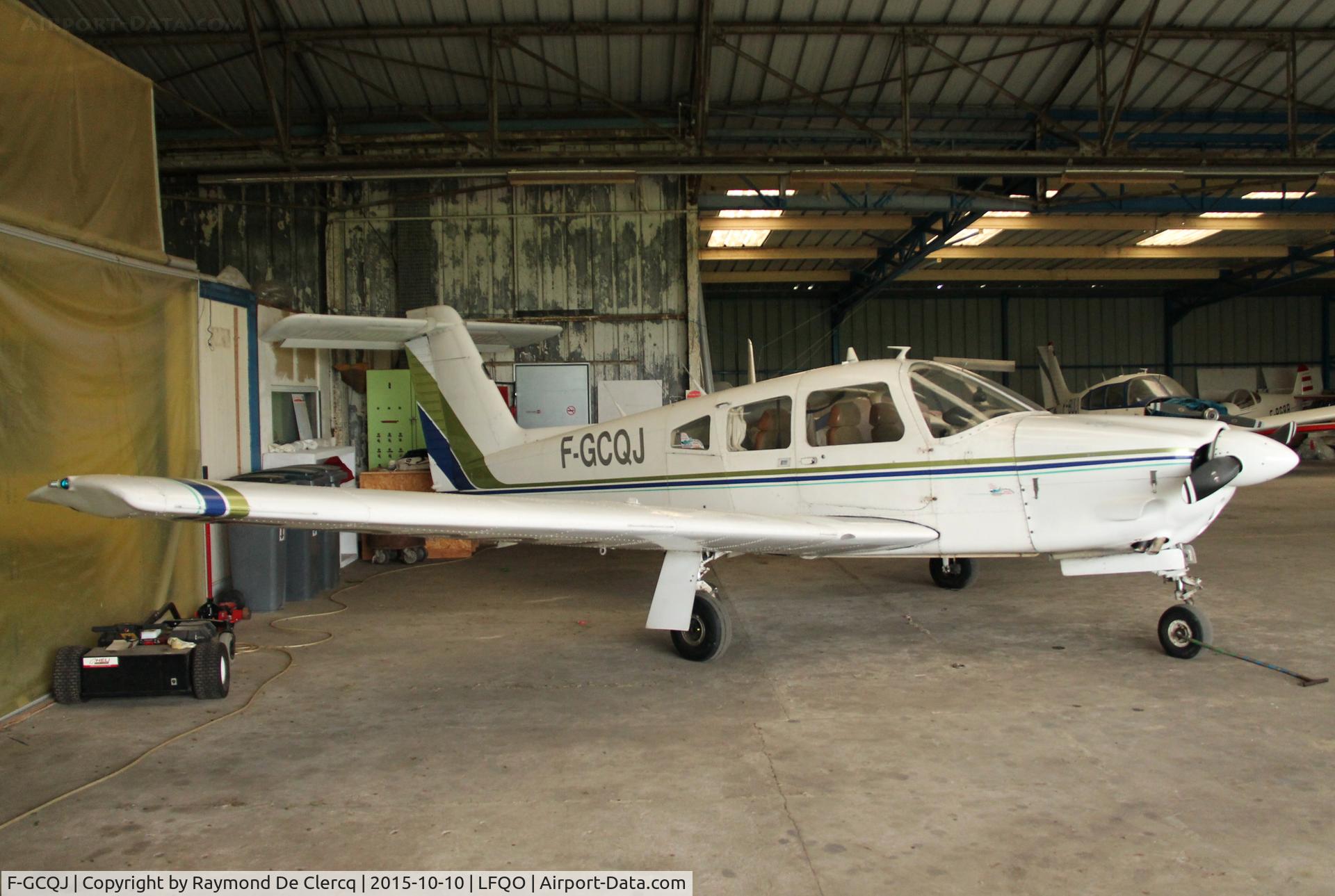 F-GCQJ, Piper PA-28RT-201T Turbo Arrow IV C/N 28R8118023, At Lille-Marcq.