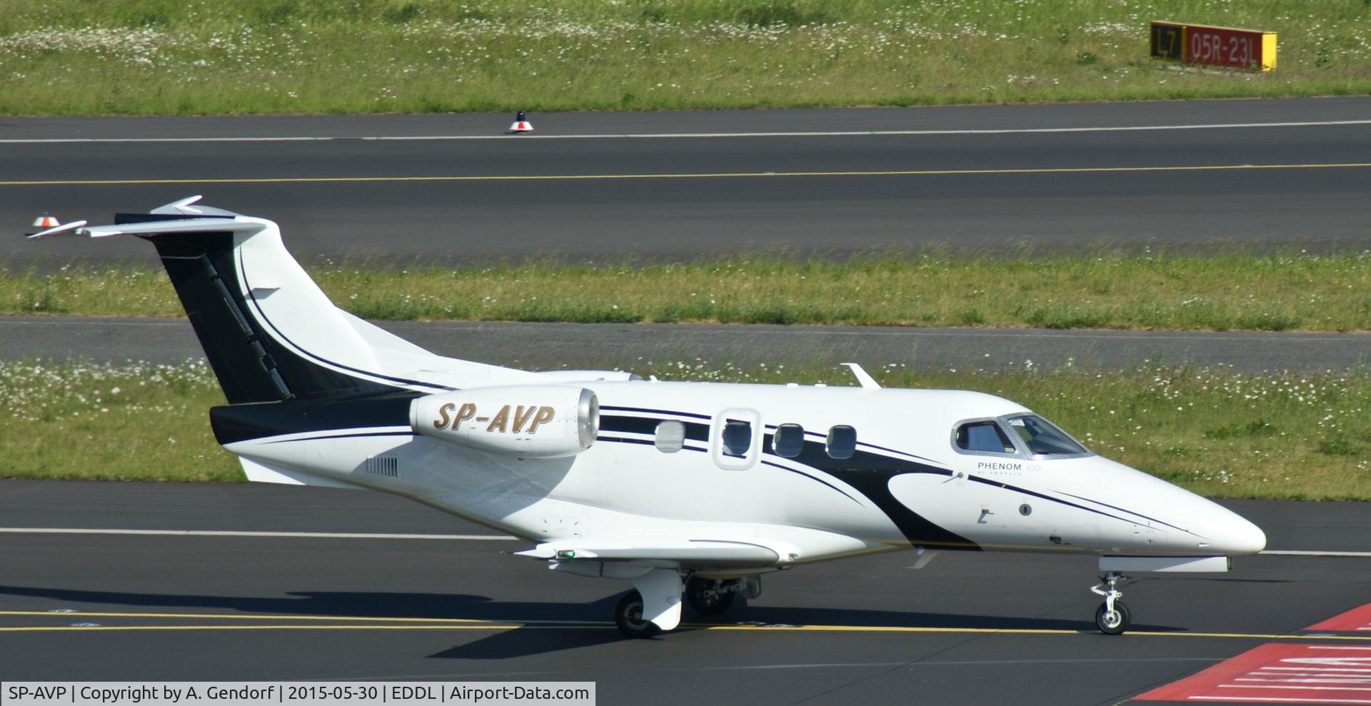 SP-AVP, 2009 Embraer EMB-500 Phenom 100 C/N 50000055, Private (untitled), is here taxiing to RWY 23L at Düsseldorf Int'l(EDDL)