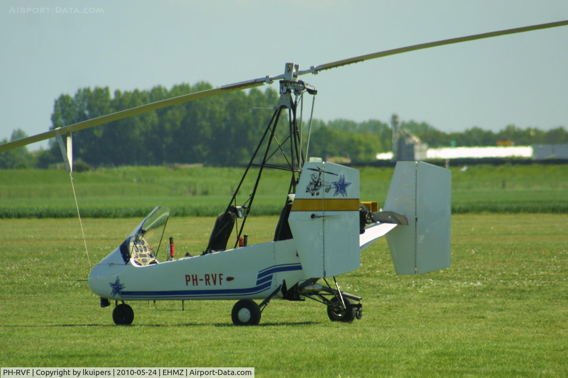 PH-RVF, Farrington Twinstarr C/N TS98-018, At Midden Zeeland Airport on a sunny Wings and Wheels in May 2010