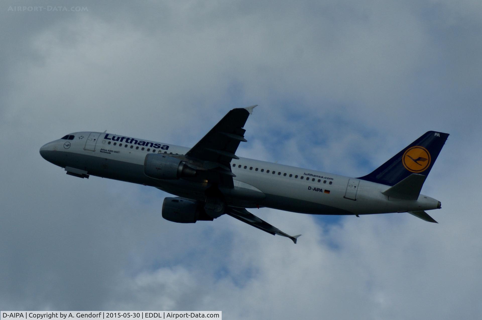 D-AIPA, 1989 Airbus A320-211 C/N 0069, Lufthansa, is climbing out at Düsseldorf Int'l(EDDL)