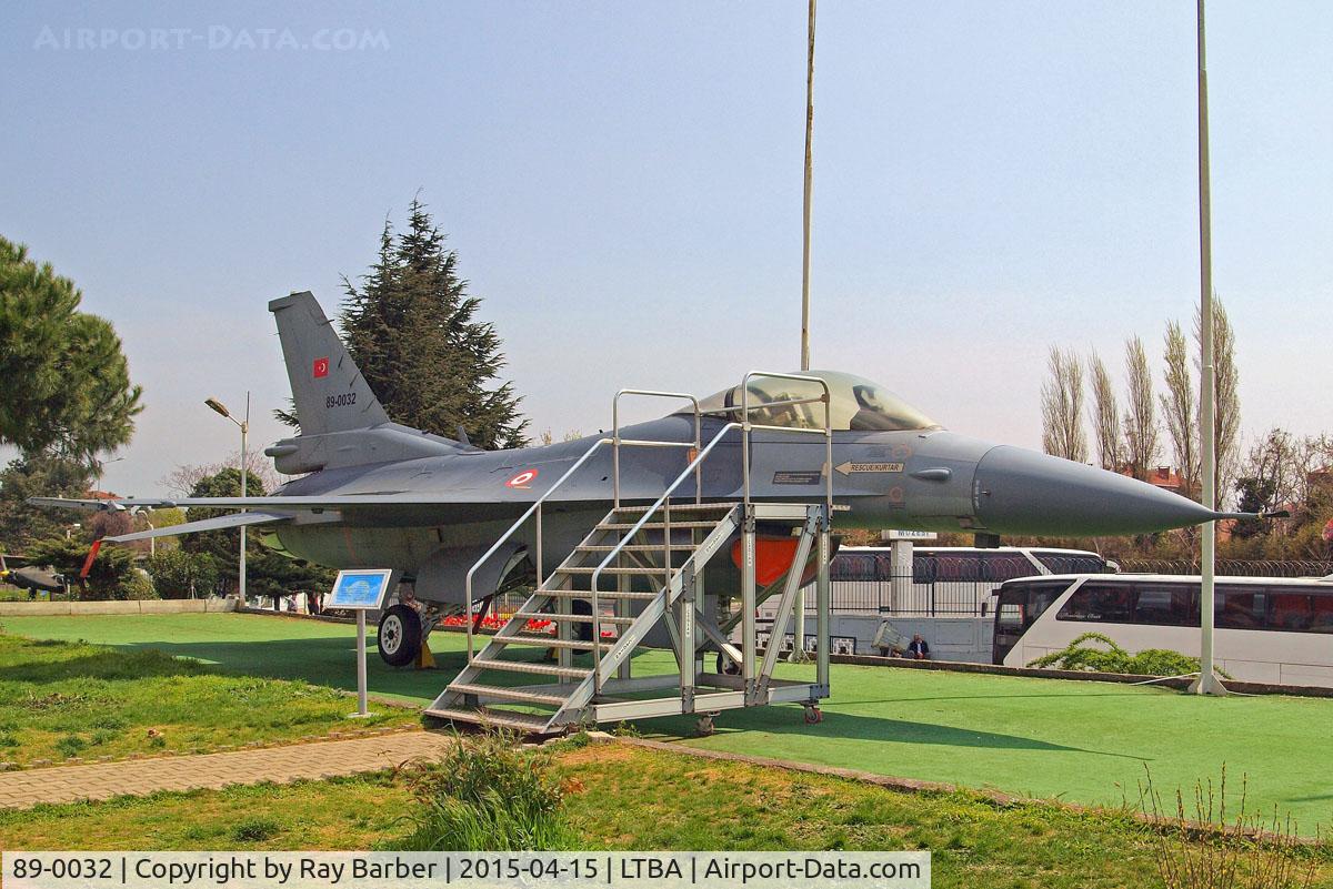 89-0032, General Dynamics F-16C C/N 4R-050, General Dynamics F-16C Fighting Falcon [4R-050] (Turkish Air Force) Istanbul-Ataturk~TC 15/04/2015