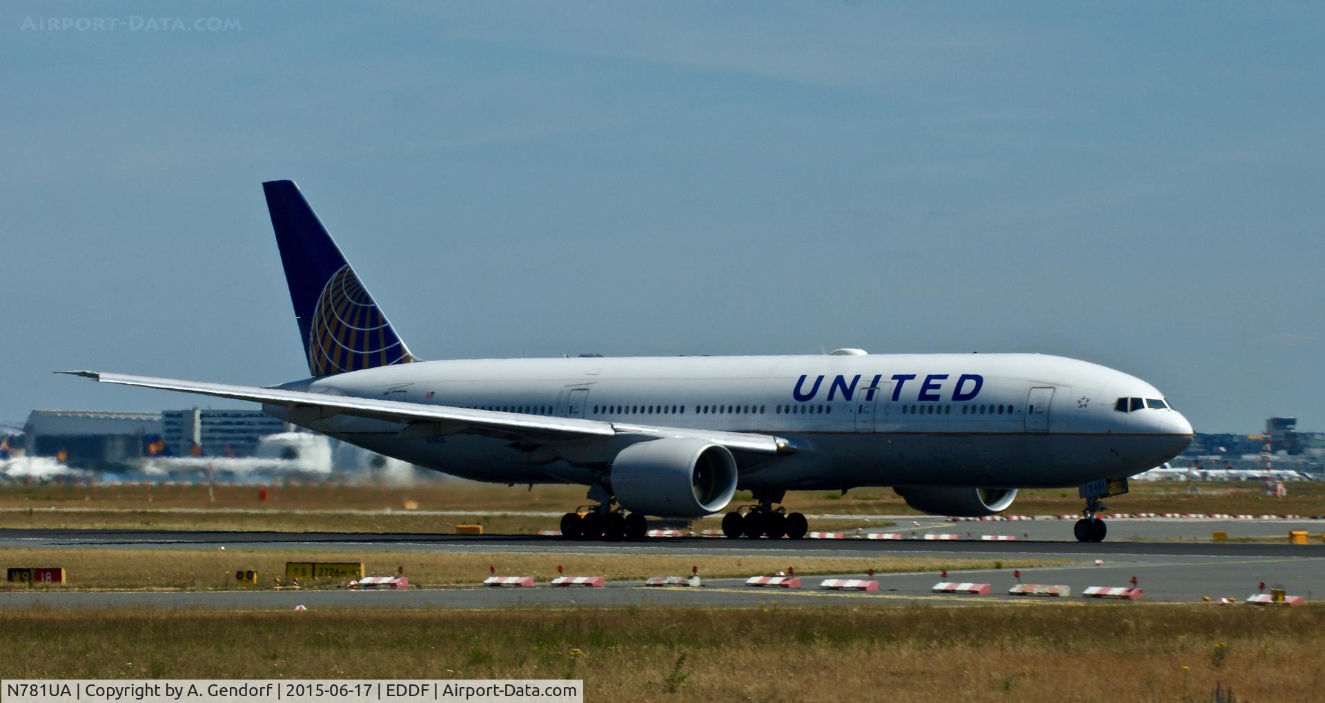N781UA, 1996 Boeing 777-222 C/N 26945, United, is here speeding up at Frankfurt Rhein/Main Int'l(EDDF)