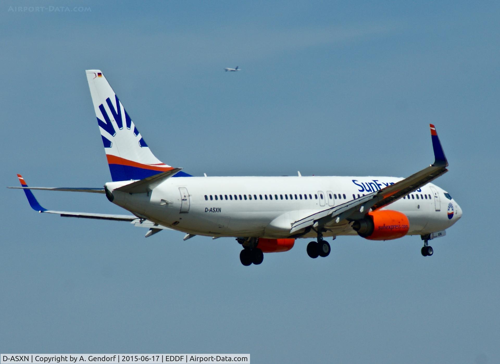 D-ASXN, 2010 Boeing 737-8EH C/N 35838, Sun Express Deutschland, is here on finals at Frankfurt Rhein/Main(EDDF)