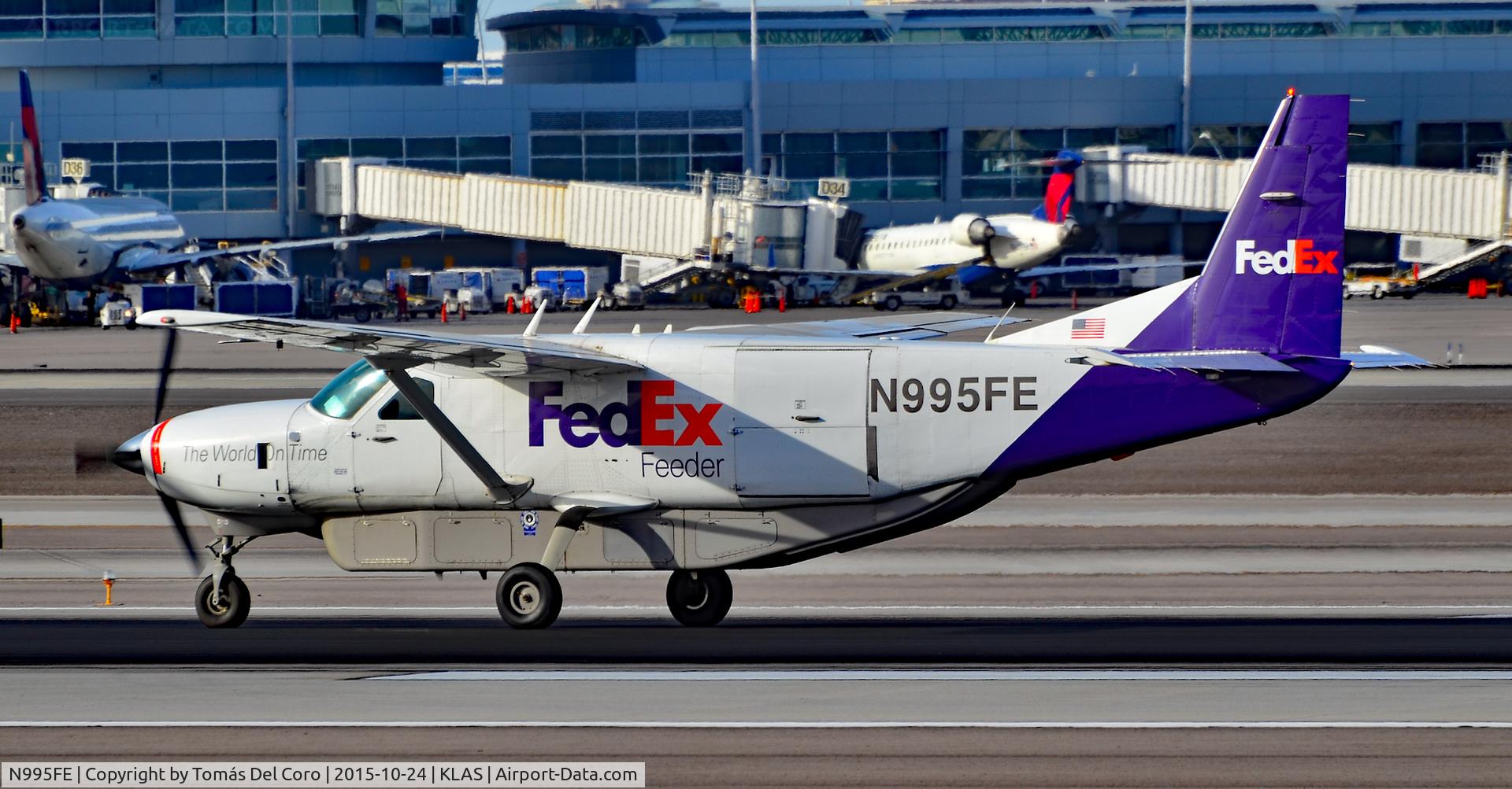 N995FE, 1988 Cessna 208B Super Cargomaster C/N 208B-0133, N995FE FedEx 1988  CESSNA 208B Super Cargomaster C/N 208B0133

Las Vegas - McCarran International Airport (LAS / KLAS)
USA - Nevada October 24, 2015
Photo: Tomás Del Coro