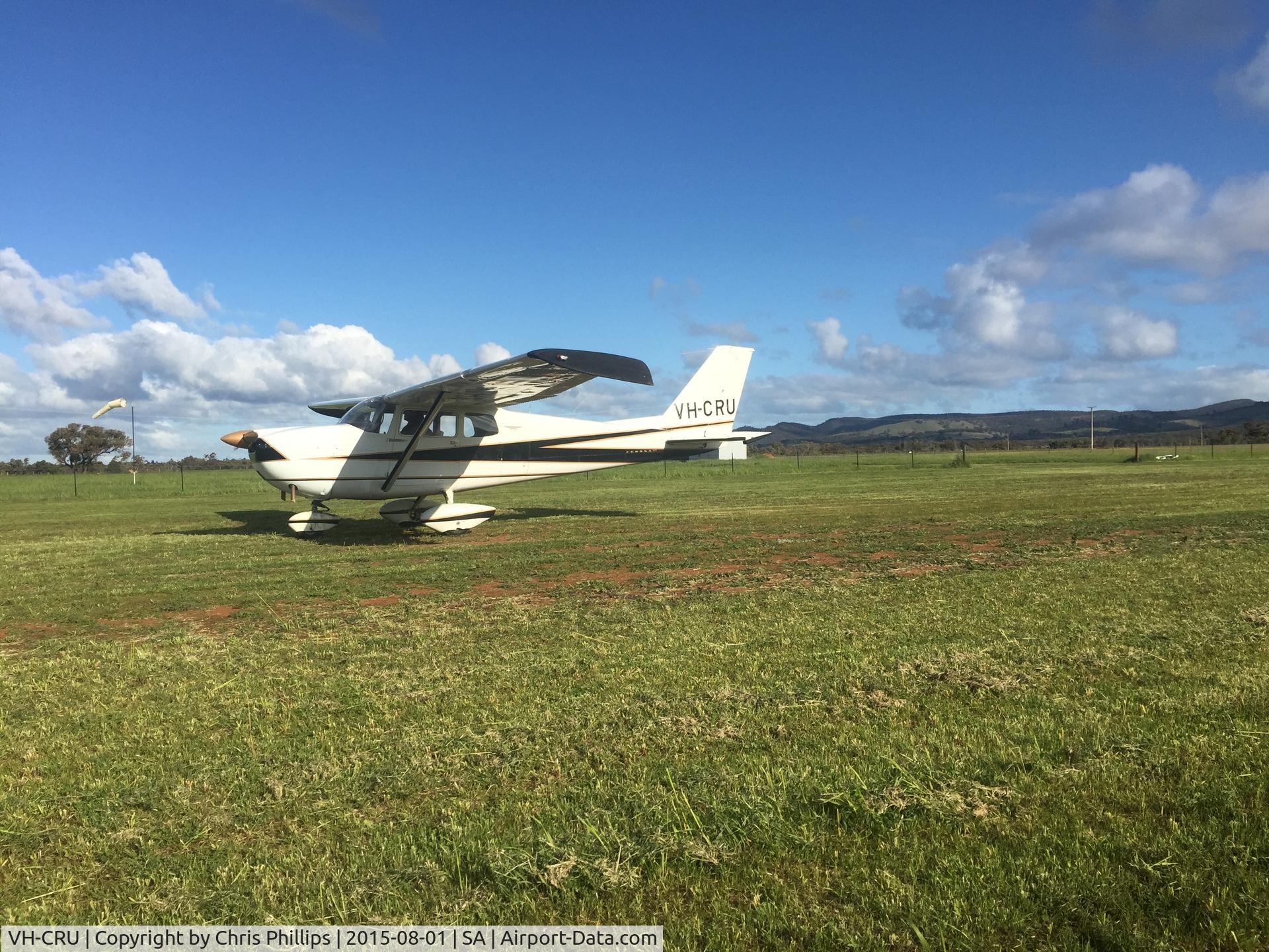 VH-CRU, 1960 Cessna 175A Skylark C/N 56743, Taxing at Wilmington Airpark South Australia