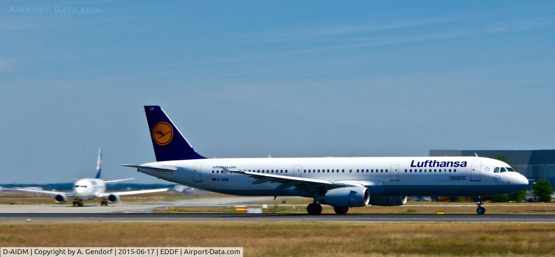 D-AIDM, 2011 Airbus A321-231 C/N 4916, Lufthansa, is here speeding up at Frankfurt Rhein/Main(EDDF)
