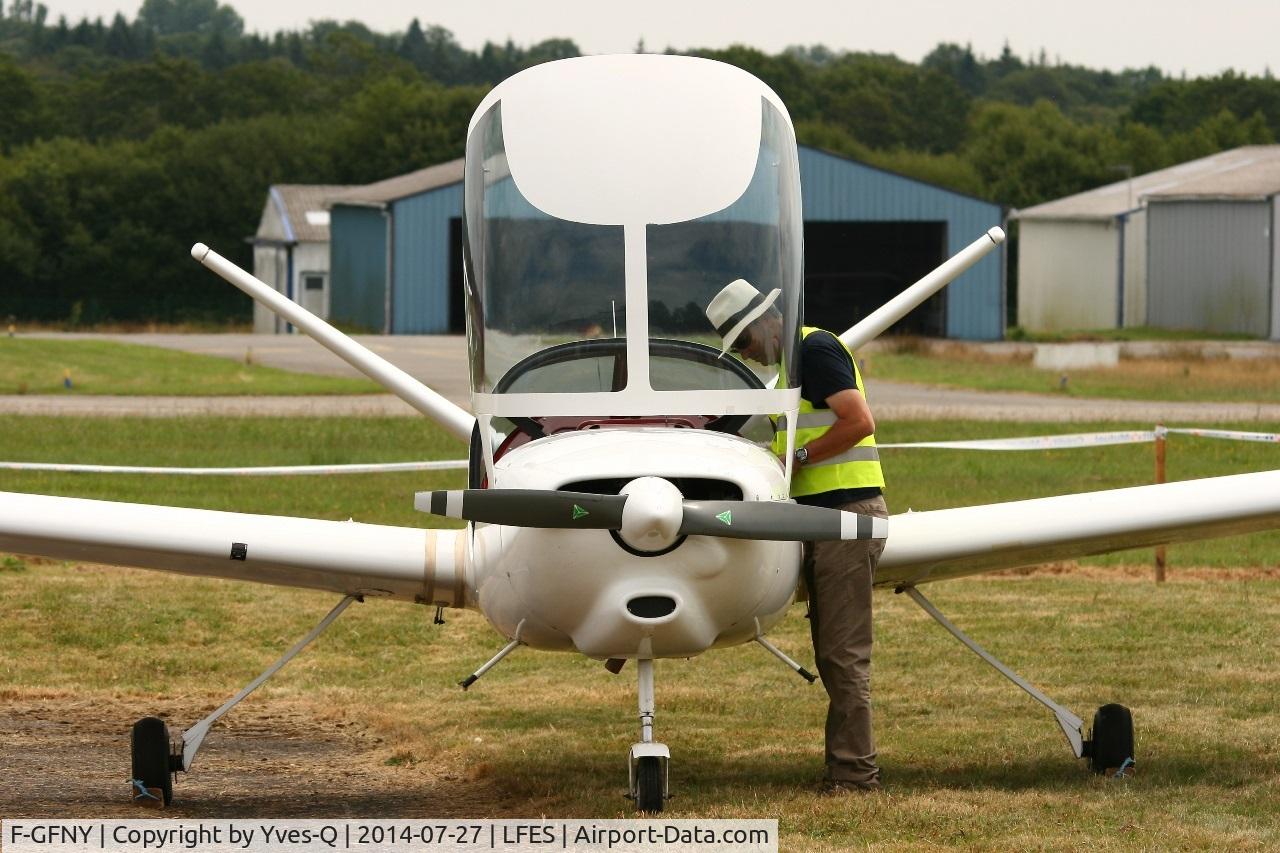 F-GFNY, Robin ATL C/N 21, Robin ATL, Guiscriff airfield (LFES) open day 2014