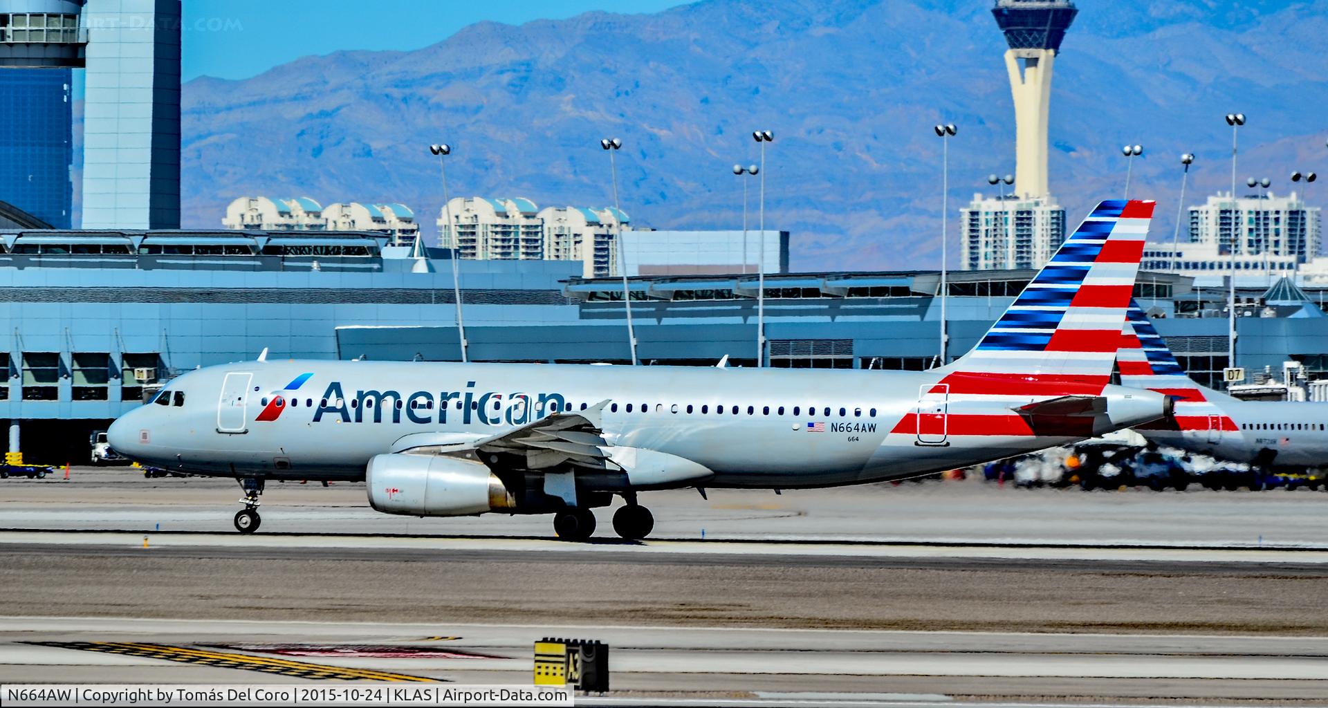 N664AW, 2001 Airbus A320-232 C/N 1621, N664AW American Airlines 2001 Airbus A320-232 - cn 1621

Las Vegas - McCarran International Airport (LAS / KLAS)
USA - Nevada October 24, 2015
Photo: Tomás Del Coro