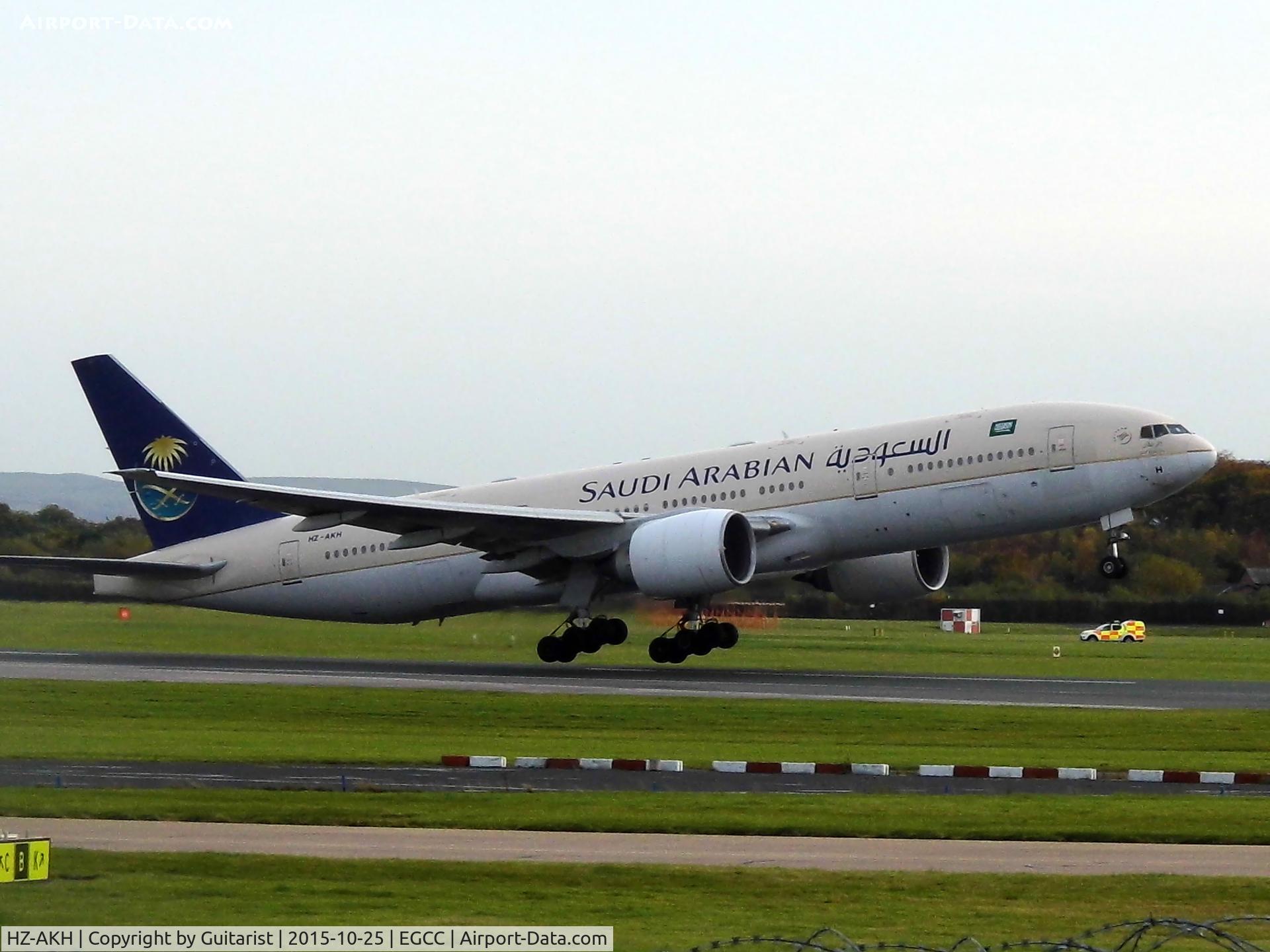HZ-AKH, 1998 Boeing 777-268/ER C/N 28351, At Manchester