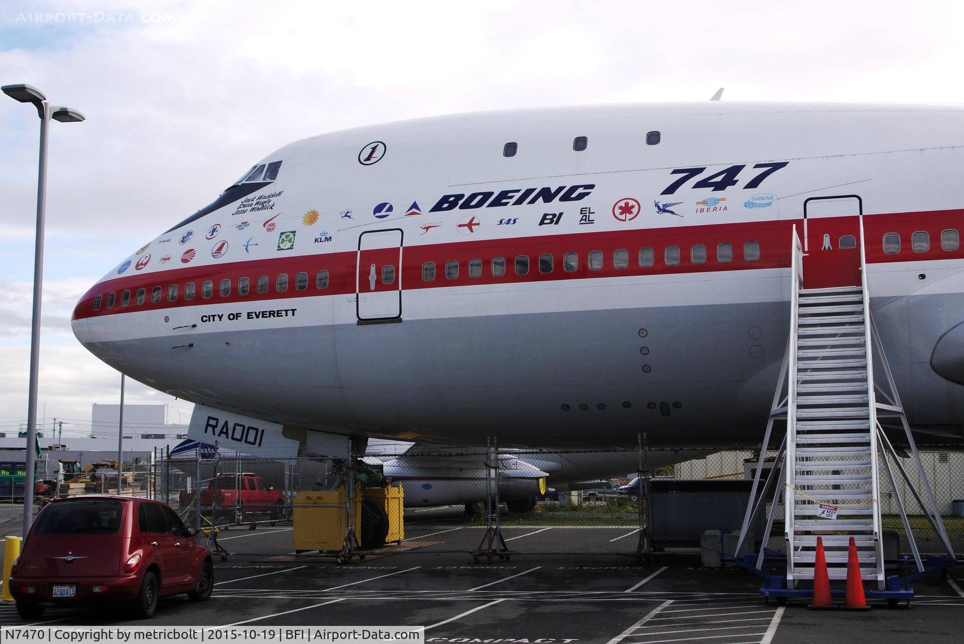 N7470, 1969 Boeing 747-121 C/N 20235, Repainted with operators logo added.