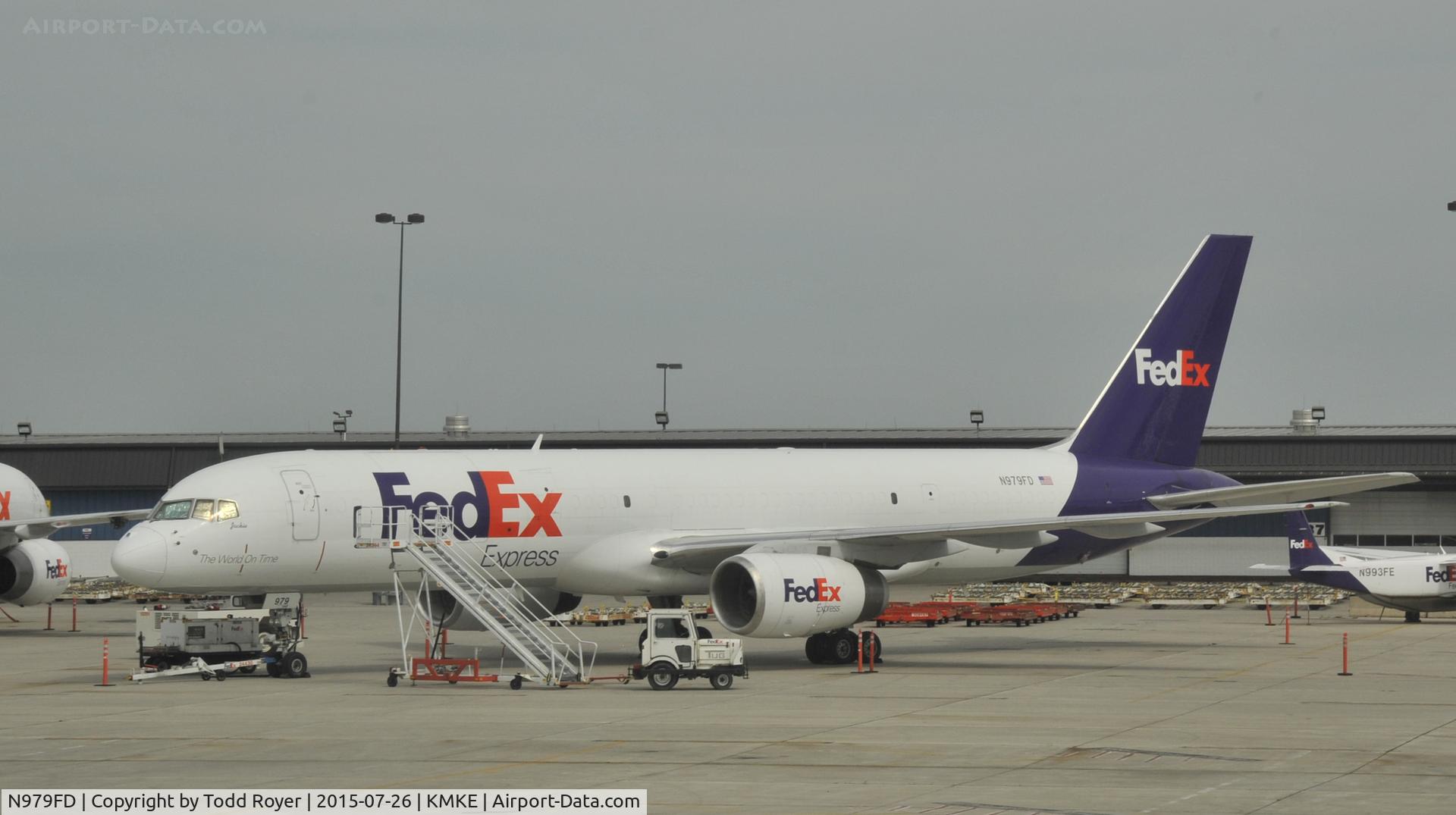 N979FD, 1992 Boeing 757-236/SF C/N 25592, Waiting for its next flight at MKE
