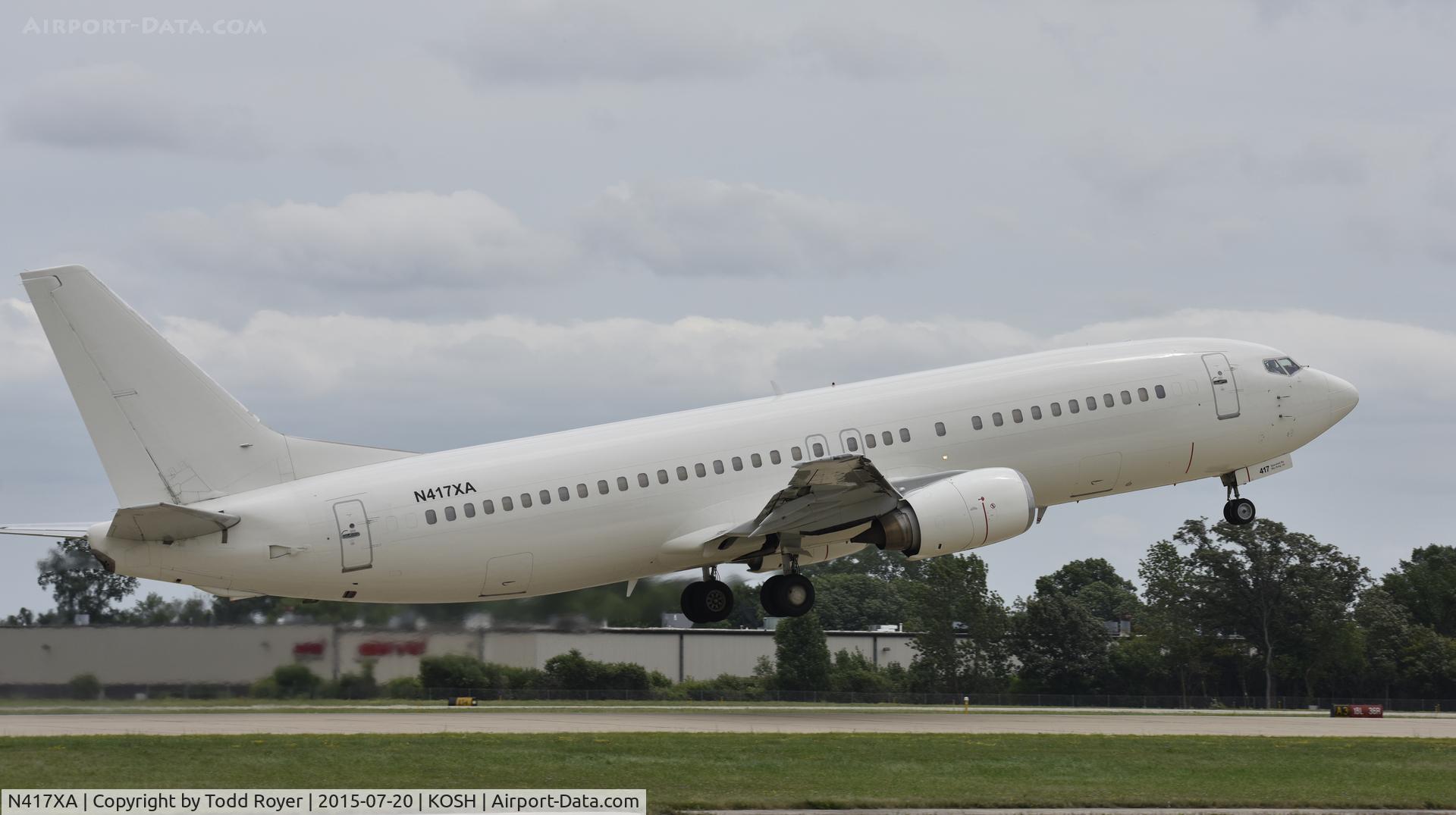 N417XA, 1991 Boeing 737-484 C/N 25417, Departing OSH