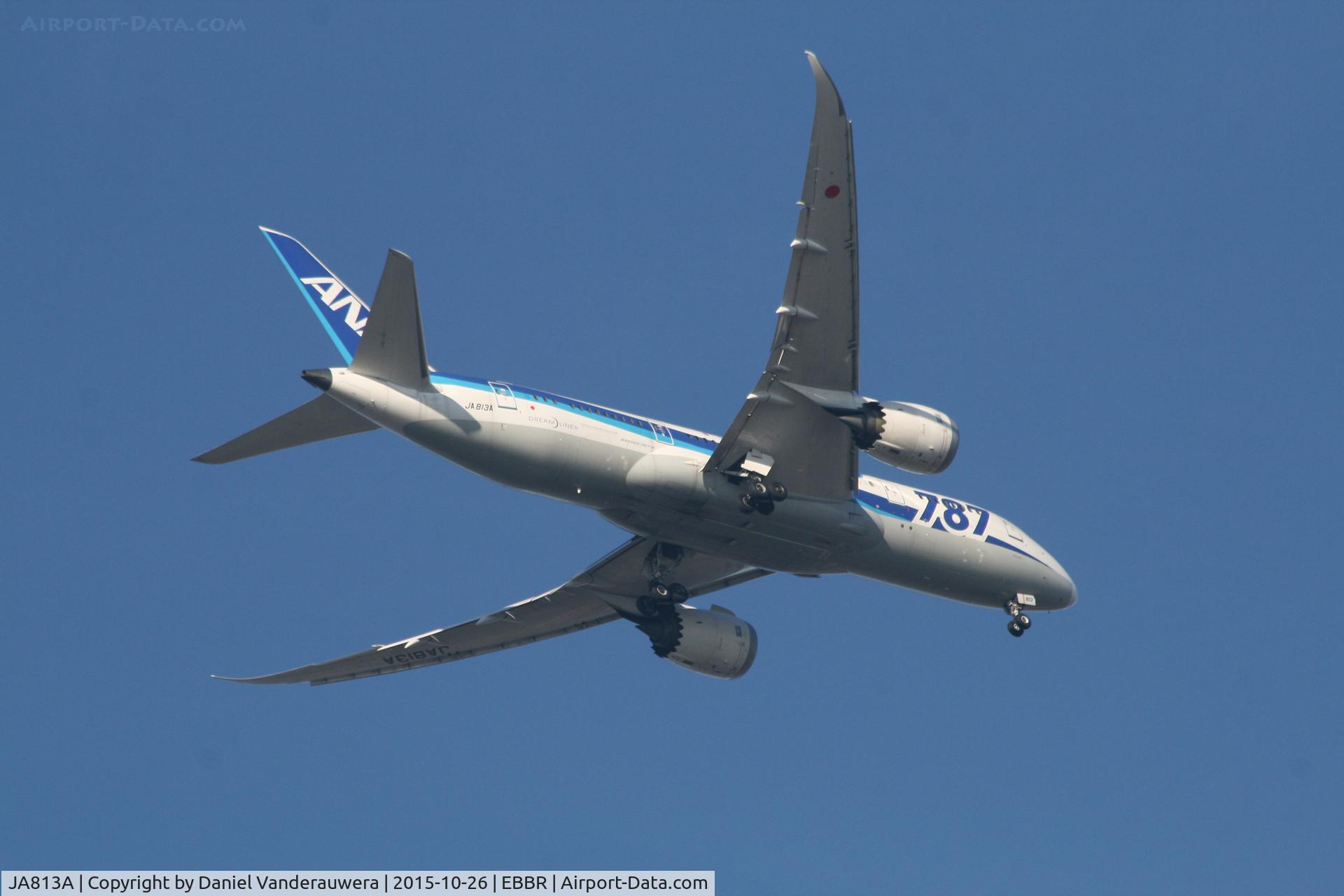 JA813A, 2012 Boeing 787-8 Dreamliner C/N 34521, Flight NH231 on approach to RWY 07L