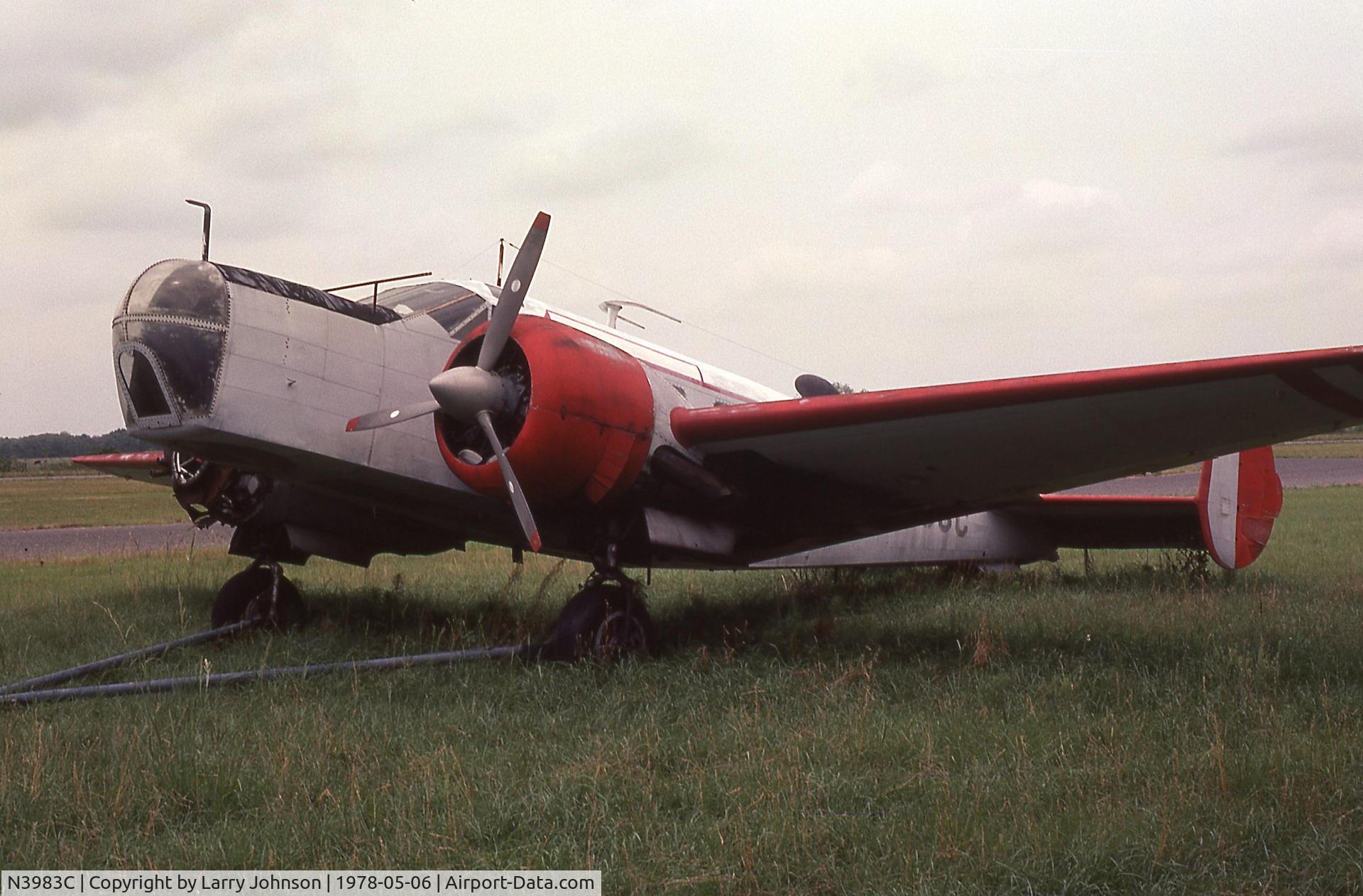 N3983C, 1942 Beech AT-11 Kansan C/N 3267, Here is the other side of this AT-11.